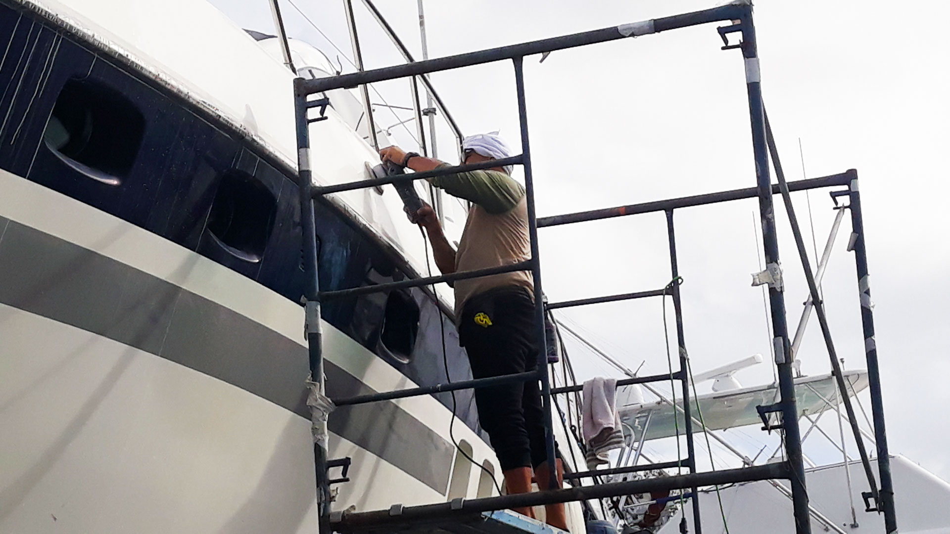 Fiberglass boat repair in Fort Lauderdale