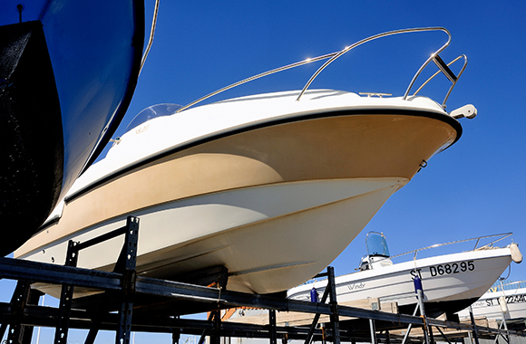 Freshly sealed boat after North Miami Beacha boat painter job in 